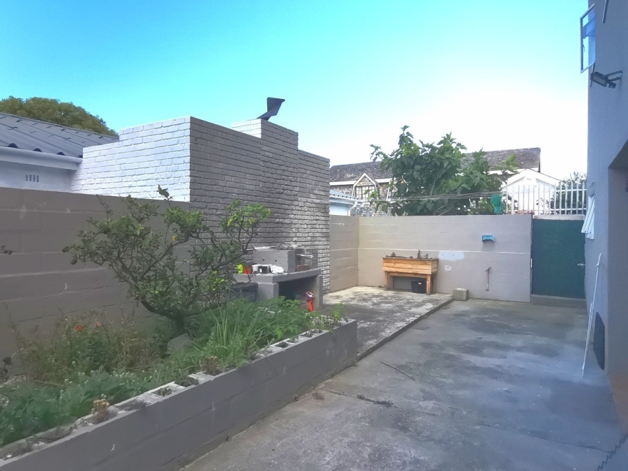 6 Bedroom Property for Sale in Onrus Western Cape